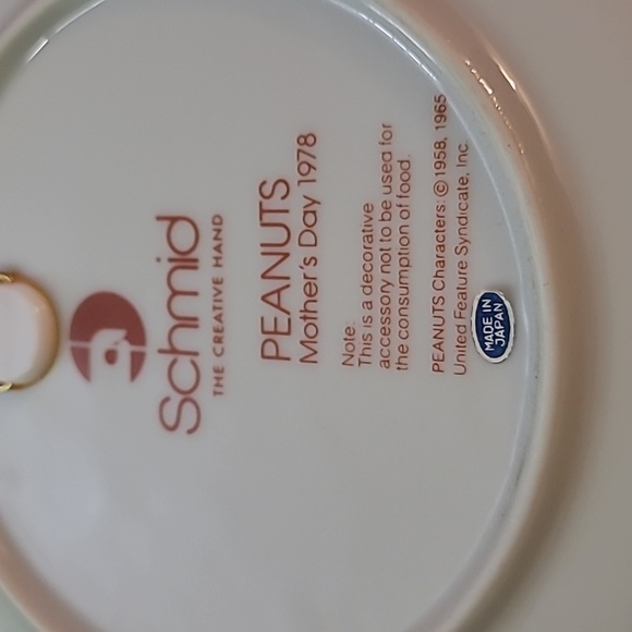 Vintage Peanuts 1977 Mother’s Day Collector Plate Snoopy on Doghouse - Picture 3 of 5